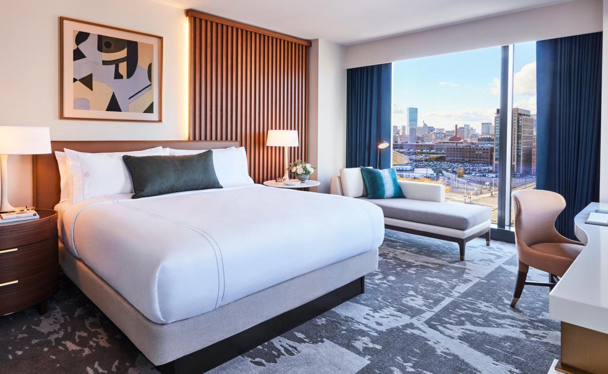 Accessible Patron Junior Suite Roll shower 1 King Bed,1286009431:JPEG