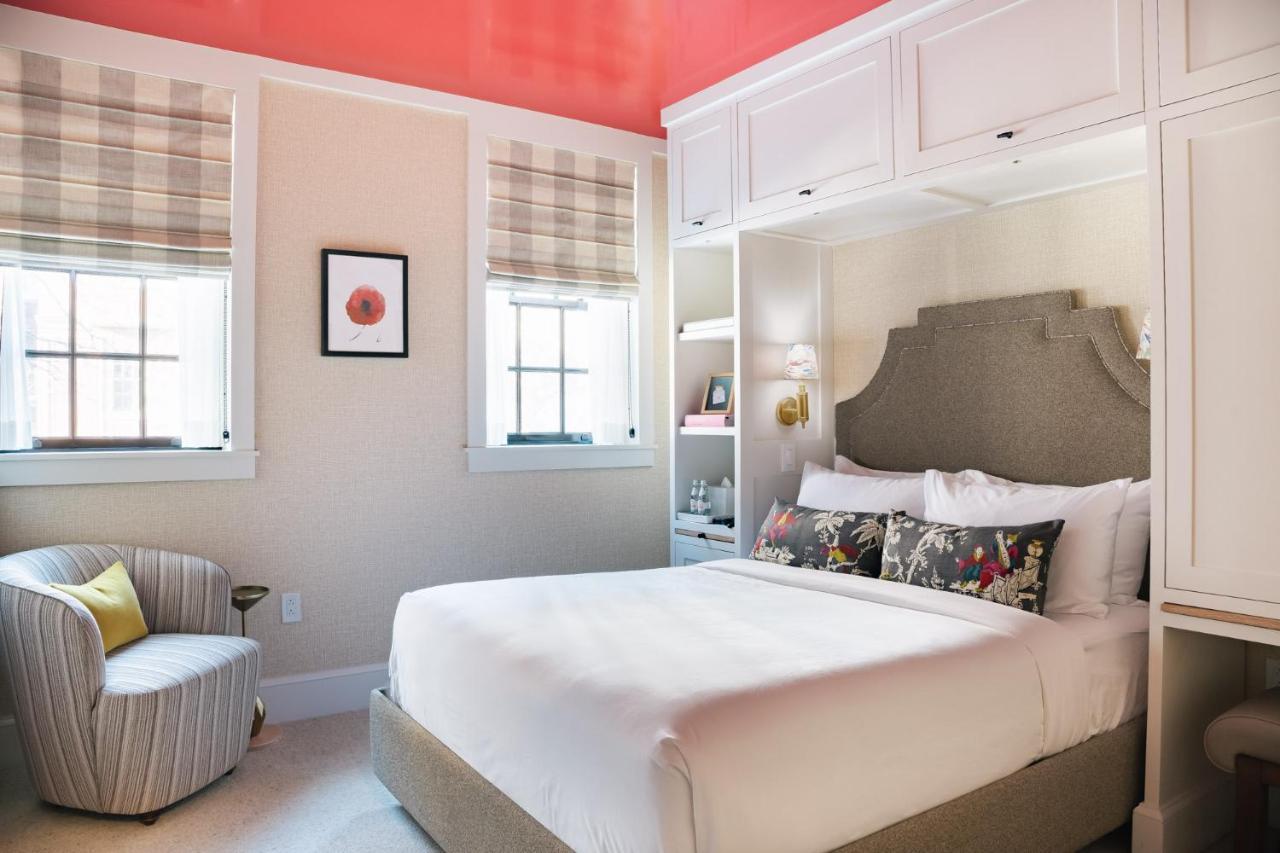 Queen Room,1583073789:JPEG