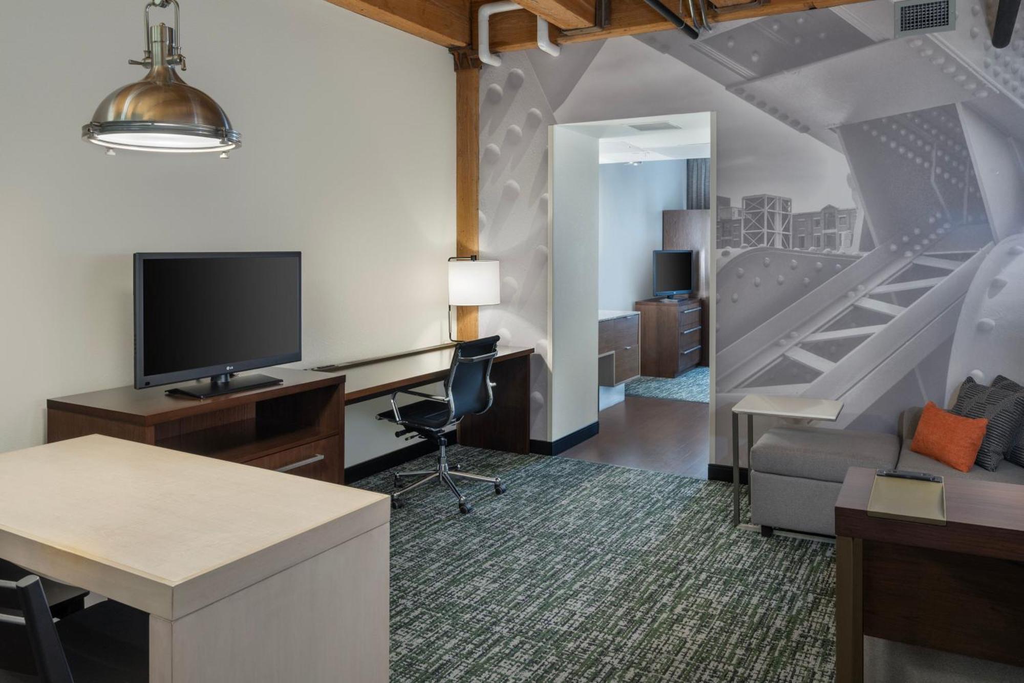 High Floor Studio Suite,1536580141:JPEG
