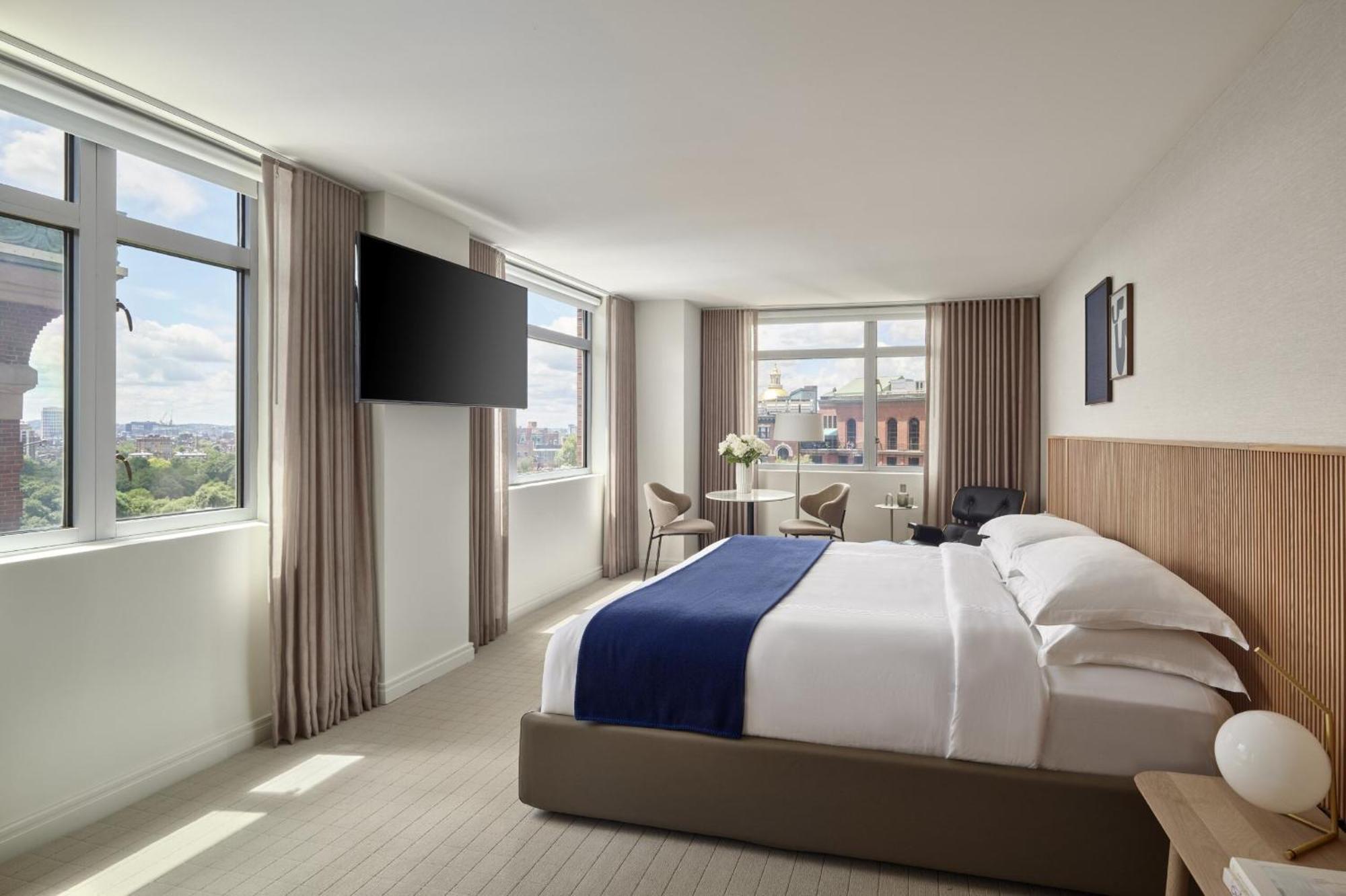 Premium Corner King Skyline View,1615650475:JPEG