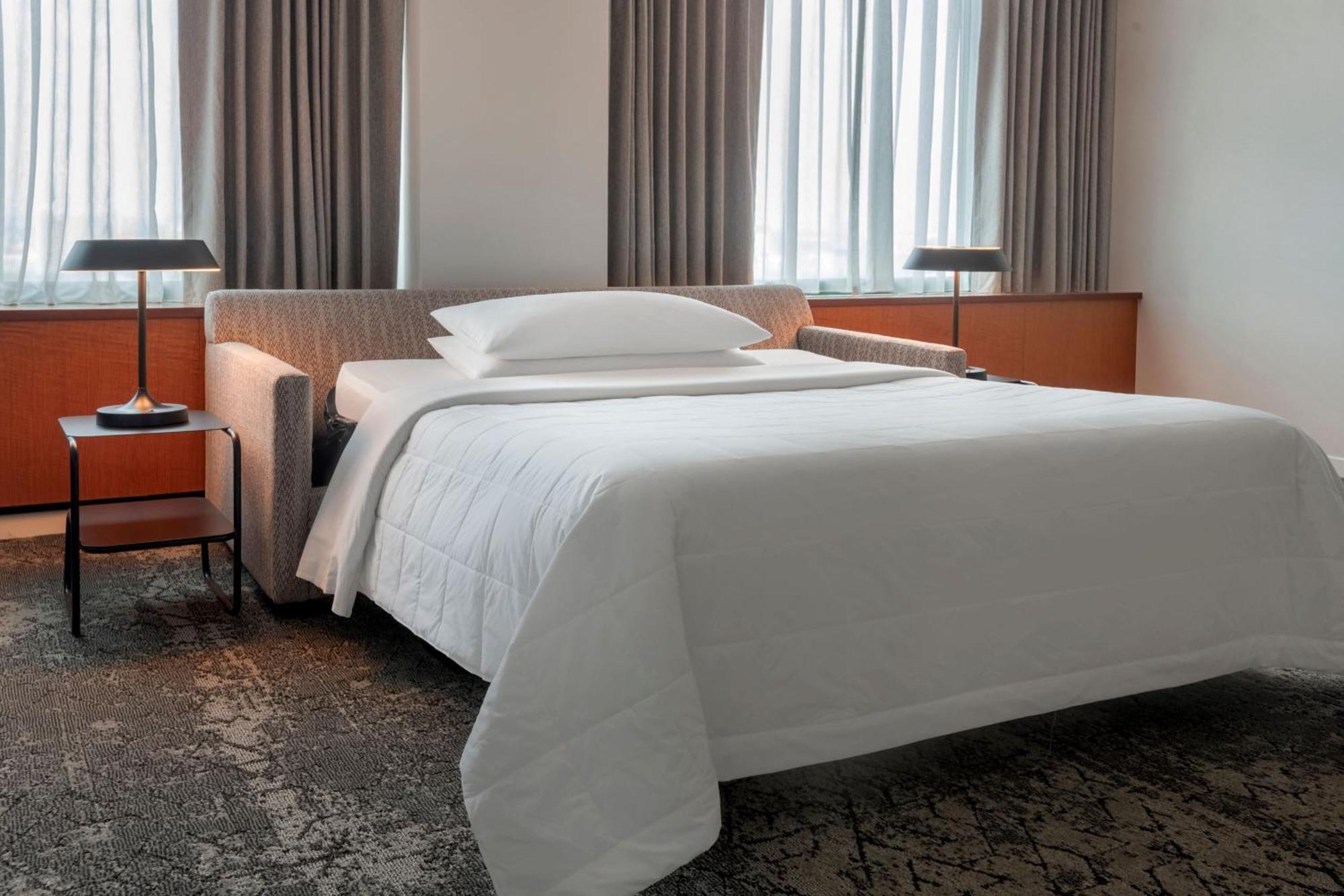 Junior River View Suite Junior Suite 1 King Sofa bed,1622867800:JPEG